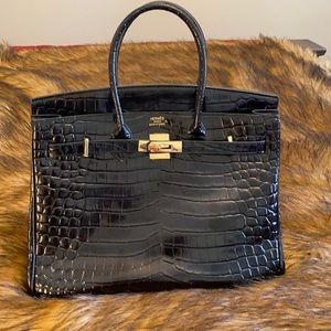 Black faux 🐊alligator bag